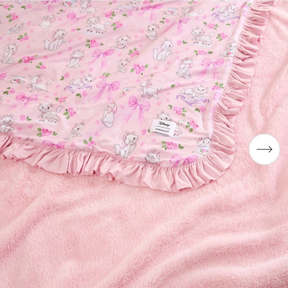 Posh Peanut Pink Marie Aristocats Ruffled Plush patoo Blanket